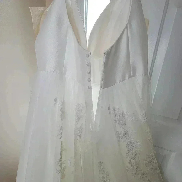 NWT Essense Of Australia Ivory Porcelain Gorgeous Stunning Wedding Gown, Sz 24 - Picture 8 of 15